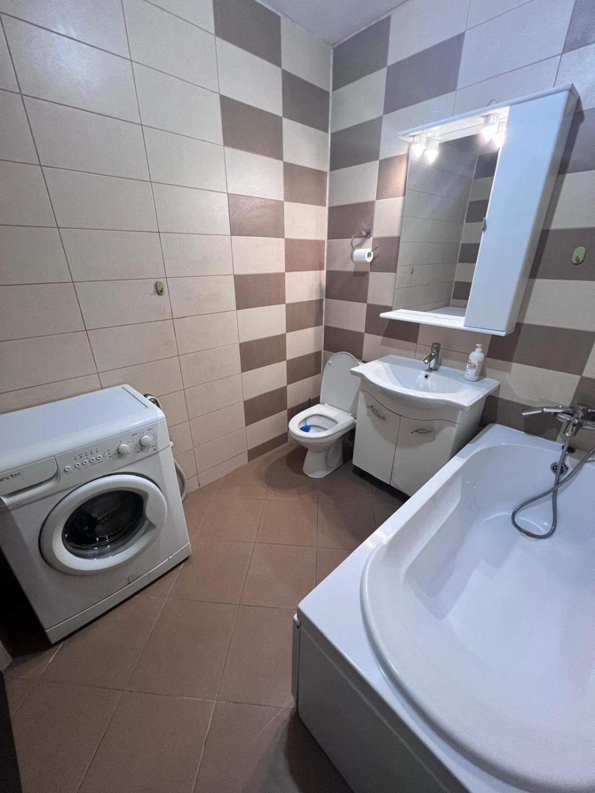 Chindia Apartament Targoviste Dış mekan fotoğraf